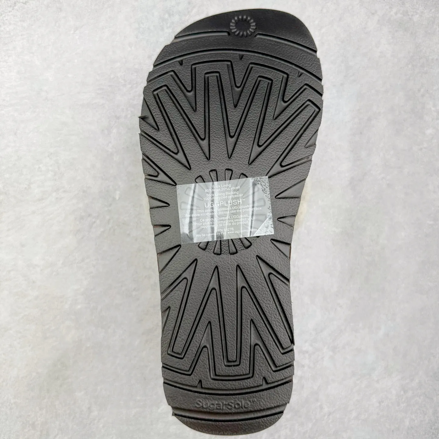 Pick up locally 💰 440 UGG slippers 1206 letter embroidered classic short-tube autumn and winter sheep fur all-in-one snow boots All shoes are made from the same factory as ZP Longfeng A-grade Australian imported sheep fur all-in-one Brand OEM production line Fully follow the ZP process flow OEM original pattern maker Adhere to no original shoes and no development selection Pay attention to every detail The most authentic version on the market TREADLITE "Light Wing" technology outsole Lightweight/durable/flexible/pile size: 35 36 37 38 39 40 Coding: by2936070